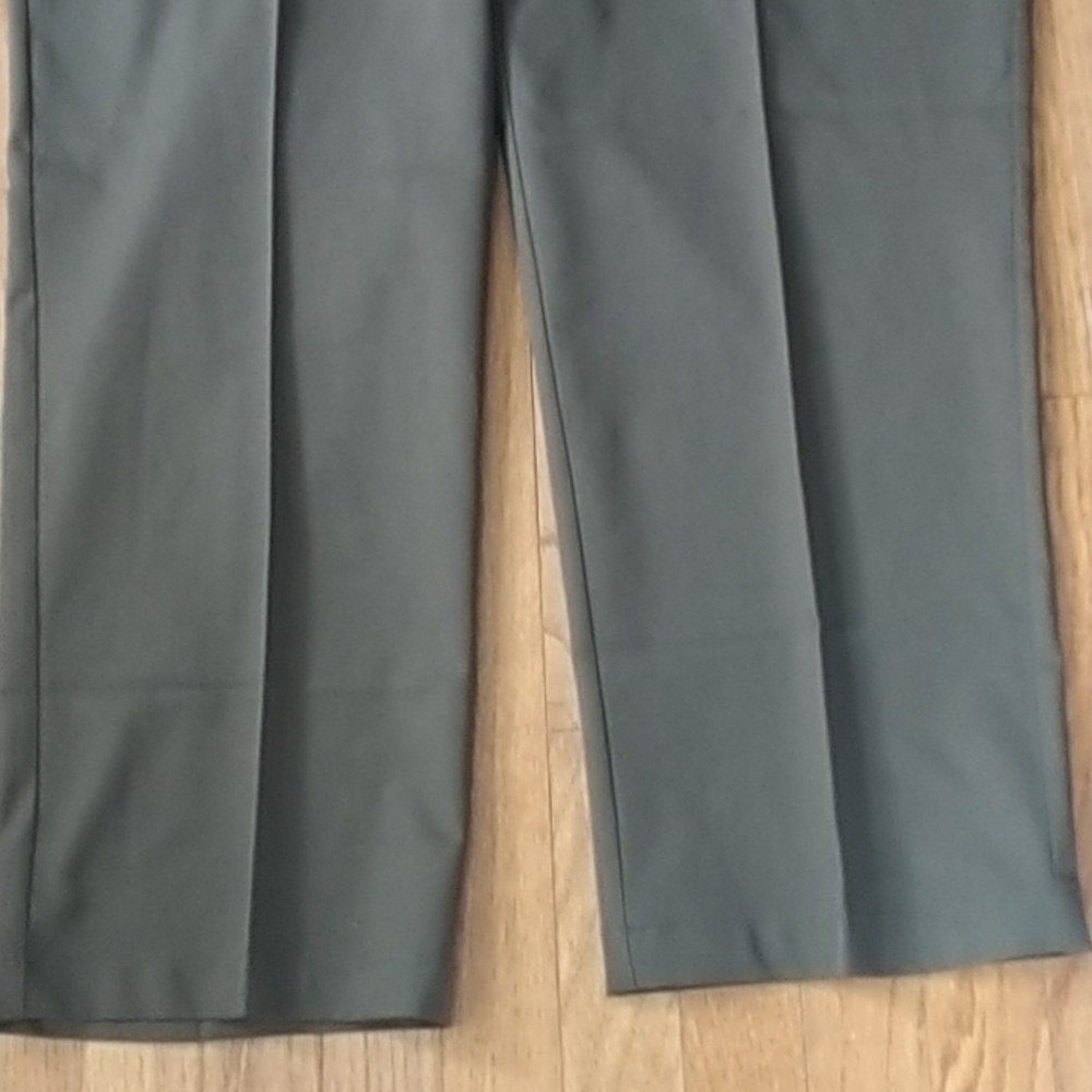 Haggar Hidden Comfort Cool Right Classic Fit Pants Brown 42W x 29 L - Picture 3 of 11